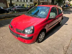 Rot Gebraucht 2005 Renault Clio II Limousine | 900 € (Guter Preis)