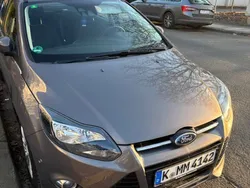 Braun Gebraucht 2013 Ford Focus Titanium Limousine | 5.500 € (Guter Preis)