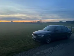 Blau Gebraucht 2004 BMW 320 M Sport Limousine | 2.600 €