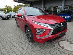 Dynamikrot Gebraucht 2024 Mitsubishi Eclipse Cross Top SUV | 32.950 € (Teuer)