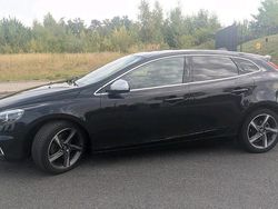 Schwarz Gebraucht 2014 Volvo V40 R-Design Limousine | 9.900 €