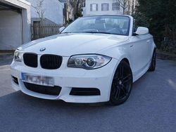 Weiß Gebraucht 2011 BMW 135 Cabriolet Sport Line Cabrio | 19.900 € (Fairer Preis)