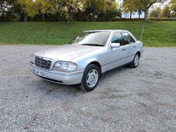 Silber Gebraucht 1994 Mercedes C220 Elegance Limousine | 6.300 €