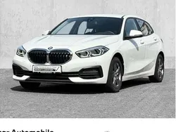 Weiß Gebraucht 2022 BMW 116 Advantage Kleinwagen | 15.890 € (Fairer Preis)