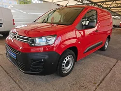 Rot Gebraucht 2021 Citroën Berlingo Van / Kleinbus | 15.899 € (Fairer Preis)