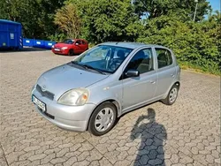 Silber Gebraucht 2003 Toyota Yaris Sol Limousine | 4.699 € (Teuer)