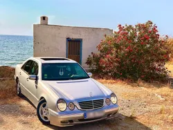 Silber Gebraucht 2001 Mercedes E270 Avantgarde Limousine | 3.690 € (Fairer Preis)