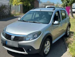 Silber Gebraucht 2011 Dacia Sandero Stepway Kleinwagen | 3.800 € (Fairer Preis)