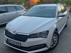 Weiß Gebraucht 2020 Skoda Superb Ambition Kombi | 17.990 € (Fairer Preis)