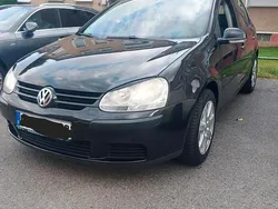 Schwarz Gebraucht 2004 VW Golf IV Kleinwagen | 2.300 €