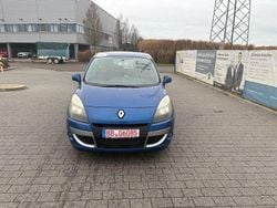 Extremblau Gebraucht 2011 Renault Scénic Expression Van / Kleinbus | 2.499 € (Superpreis)