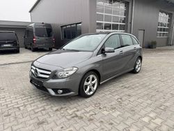 Grau Gebraucht 2012 Mercedes B180 Van / Kleinbus | 8.500 € (Fairer Preis)