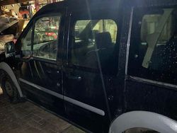 Schwarz Gebraucht 2008 Ford Tourneo Connect Van / Kleinbus | 2.000 €