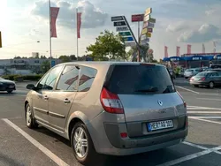 Silber Gebraucht 2004 Renault Scénic II Van / Kleinbus | 4.000 €