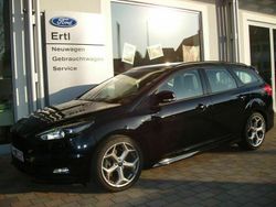 Pantherschwarzmet. (metallic) Gebraucht 2015 Ford Focus ST Kombi | 18.520 € (Etwas zu teuer)