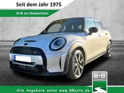 Weiß Gebraucht 2022 Mini Cooper S Classic Kleinwagen | 21.990 €
