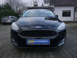 Iridiumschwarz metallic Gebraucht 2017 Ford Focus Trend Kombi | 8.799 € (Fairer Preis)