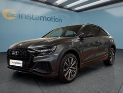 Grau Gebraucht 2021 Audi Q8 SUV | 61.349 € (Teuer)