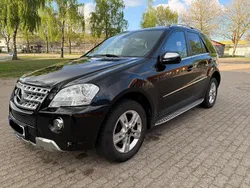 Schwarz Gebraucht 2010 Mercedes ML350 AMG SUV | 10.700 € (Fairer Preis)