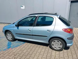 Blau Gebraucht 2003 Peugeot 206 Kleinwagen | 1.700 € (Etwas zu teuer)