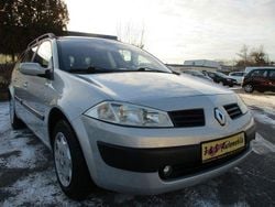Grau Gebraucht 2004 Renault Mégane II Authentique Limousine | 999 € (Fairer Preis)
