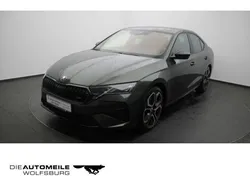 Khakigrün metallic Gebraucht 2024 Skoda Octavia RS Limousine | 41.790 € (Etwas zu teuer)