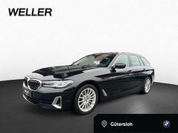 Black sapphire (schwarz) Gebraucht 2021 BMW 520 Luxury Line Kombi | 28.888 € (Guter Preis)