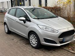 Silber Gebraucht 2017 Ford Fiesta Limousine | 4.500 € (Etwas zu teuer)