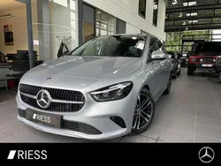 Metalliclack hightechsilber Gebraucht 2025 Mercedes B180 Progressive Van / Kleinbus | 40.850 €