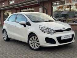 Weiß Gebraucht 2012 Kia Rio Edition 7 Limousine | 5.499 € (Fairer Preis)