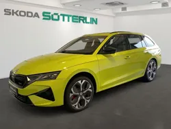 Grün Gebraucht 2024 Skoda Octavia RS Kombi | 49.959 €