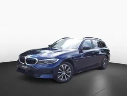 Tansanitblau ii (blau) Gebraucht 2022 BMW 330e Advantage Kombi | 28.950 € (Guter Preis)