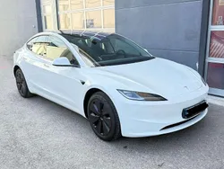 Weiß Gebraucht 2025 Tesla Model 3 Limousine | 35.500 € (Fairer Preis)
