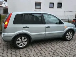 Andere außenfarben Gebraucht 2003 Ford Fusion Limousine | 2.800 €