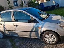 Grau Gebraucht 2004 Ford Fiesta Kleinwagen | 1.750 € (Fairer Preis)