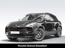 Tiefschwarzmetallic Gebraucht 2019 Porsche Macan S SUV | 54.790 €