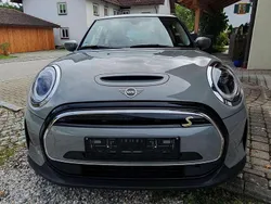 Grau Gebraucht 2021 Mini Cooper SE Essential Kleinwagen | 15.250 € (Fairer Preis)