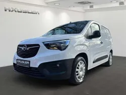 Weiß Gebraucht 2022 Opel Combo Edition Van / Kleinbus | 18.490 € (Guter Preis)