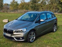 Gebraucht 2016 BMW 218 Active Tourer Sport Line Van / Kleinbus | 11.400 € (Fairer Preis)