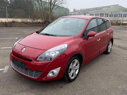 Rot Gebraucht 2010 Renault Scénic III Dynamique Van / Kleinbus | 5.399 € (Fairer Preis)