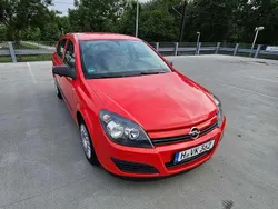 Rot Gebraucht 2004 Opel Astra Cosmo Limousine | 3.400 € (Etwas zu teuer)