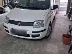 Weiß Gebraucht 2012 Fiat Panda Kleinwagen | 2.999 €