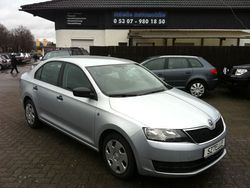 Silber Gebraucht 2015 Skoda Rapid Active Limousine | 5.999 € (Fairer Preis)