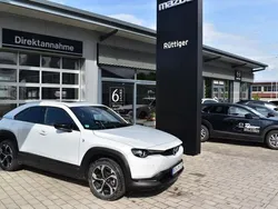 Weiß Gebraucht 2023 Mazda MX30 Touring SUV | 27.900 € (Fairer Preis)