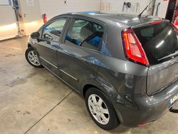 Silber Gebraucht 2013 Fiat Grande Punto Kleinwagen | 3.100 € (Etwas zu teuer)