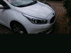 Weiß Gebraucht 2014 Kia Ceed Kleinwagen | 6.900 € (Fairer Preis)