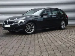 Schwarz uni Gebraucht 2023 BMW 318 Kombi | 30.840 € (Fairer Preis)