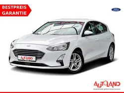 Weiß Gebraucht 2020 Ford Focus Cool & Connect Limousine | 14.950 € (Fairer Preis)