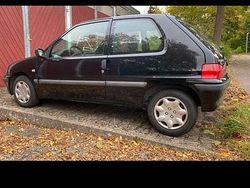 Schwarz Gebraucht 2002 Peugeot 106 Kleinwagen | 499 € (Guter Preis)