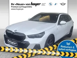 Weiß Gebraucht 2024 BMW 530e M Sport Kombi | 74.990 €